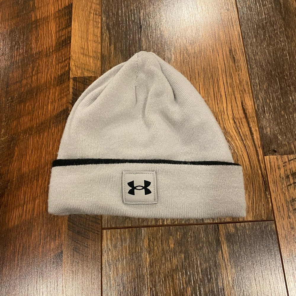 Under Armour reversible Beanie youth size